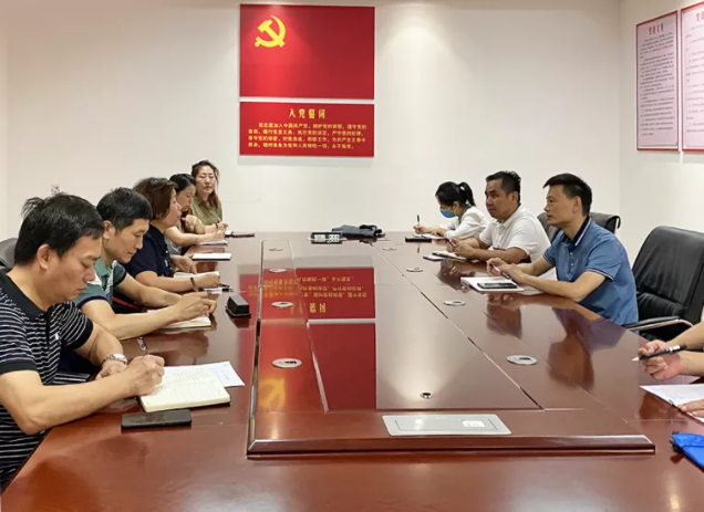 黃俊一行對(duì)上饒汽運(yùn)、匯通保險(xiǎn)開展“三公”工作專項(xiàng)檢查