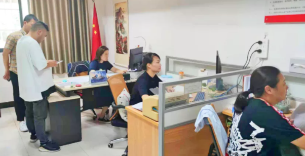 長(zhǎng)運(yùn)出租:開(kāi)展駕駛員“一站式”服務(wù)