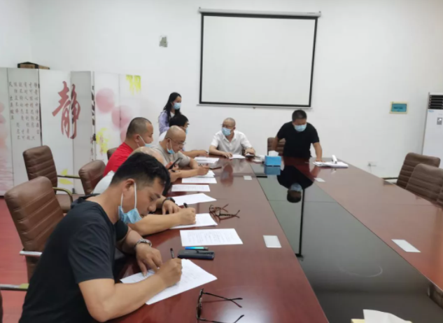 長(zhǎng)運(yùn)出租 開(kāi)展駕駛員約談 提升服務(wù)意識(shí)