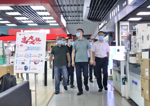葛威敏一行督導長運物業(yè)、徐坊客運站疫情防控及安全工作