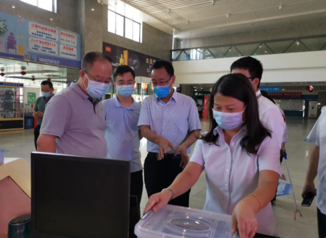 傅曉軍一行督導(dǎo)南昌長途汽車站、徐坊客運(yùn)站疫情防控及文明創(chuàng)建工作