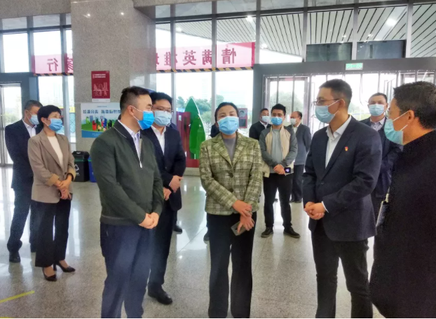 龍國(guó)英一行調(diào)研南昌長(zhǎng)途汽車西站疫情防控工作 劉磊陪同