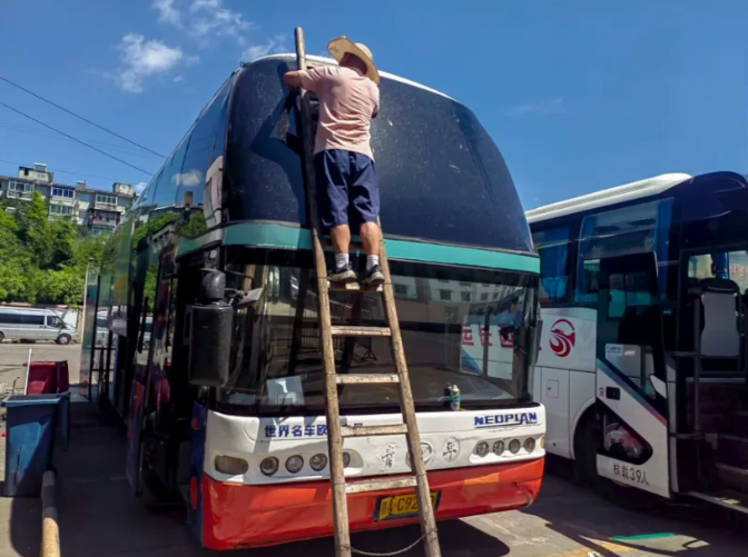 都市城際公交：聚焦車容車貌 奏響服務(wù)質(zhì)量提升強音